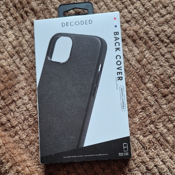 Decoded Black Leather Phone Case - Picture 1 of 4